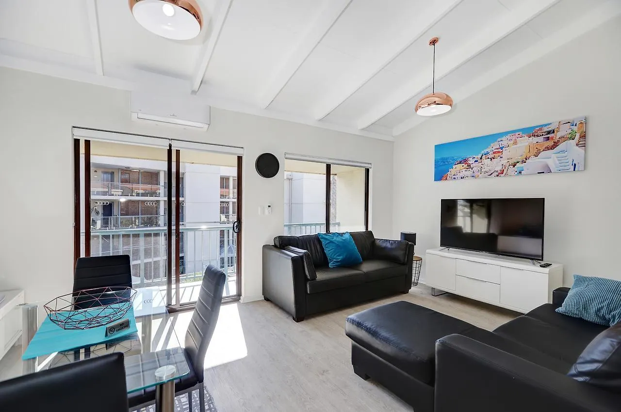 West Beach Lagoon 218 - Outstanding Value! بيرث